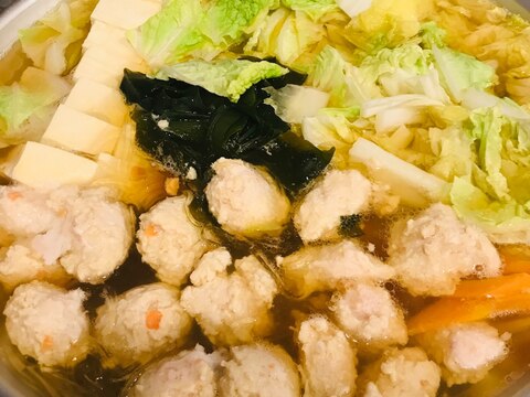 味噌入り鶏肉団子入り鍋